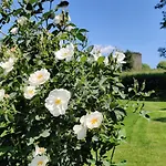 Au Fond Du Bourg Апартаменты