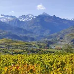 Au Fond Du Bourg 奥斯塔