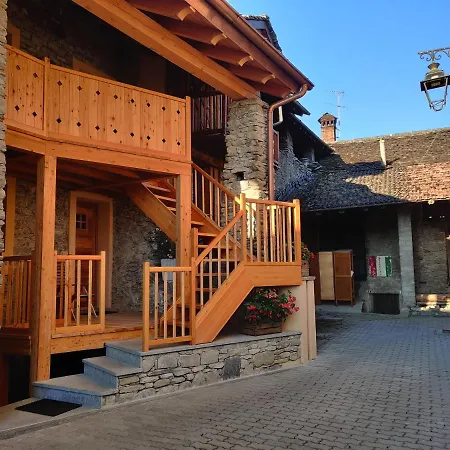 아파트 Au Fond Du Bourg 아오스타